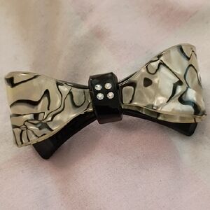 Elegant Black and Cream Hair Clip
